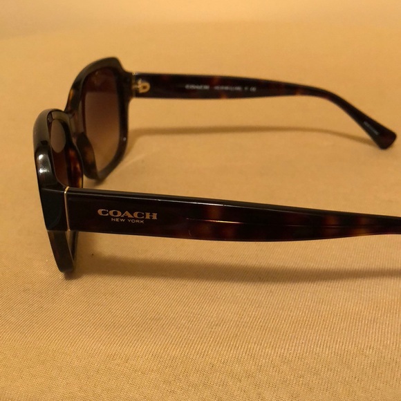 COACH women’s designer sunglasses AUTHENTIC NWT - Picture 2 of 6
